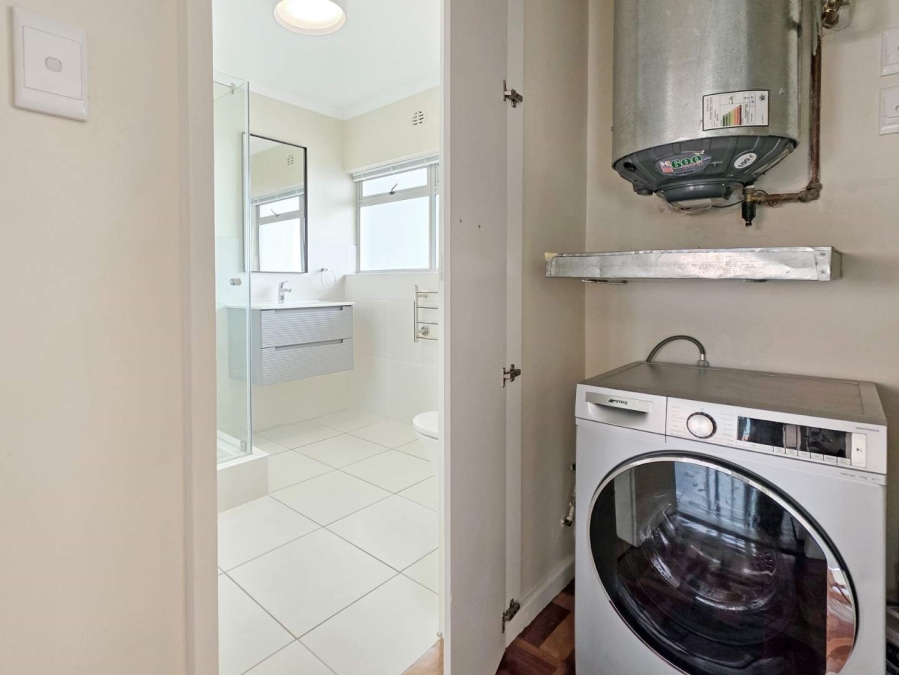 To Let 1 Bedroom Property for Rent in Sea Point Western Cape